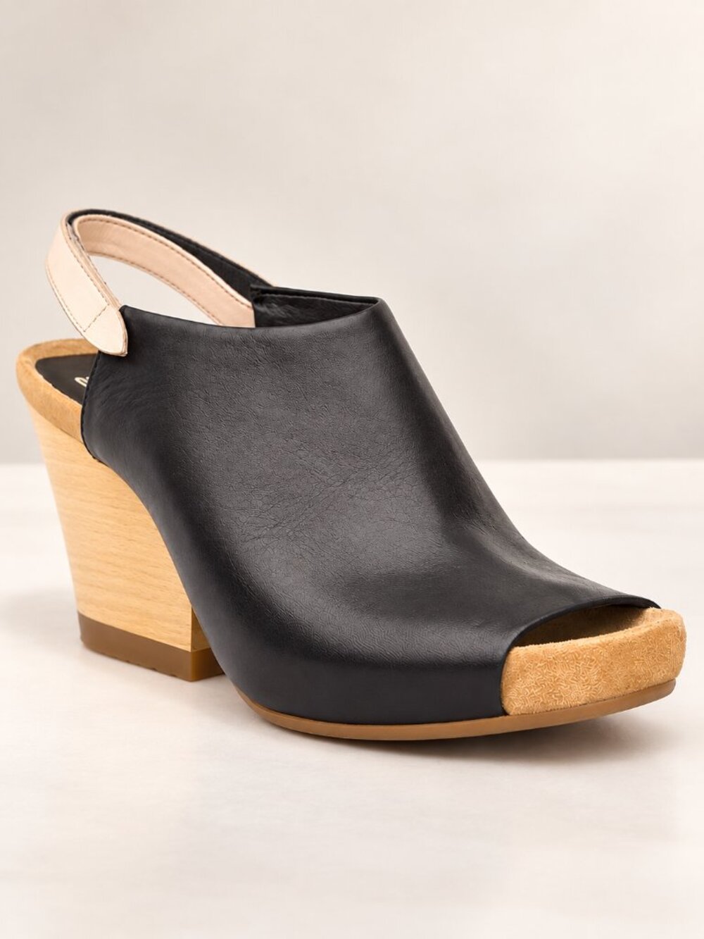 CAMPER - Black Leather Wedges – Size 37